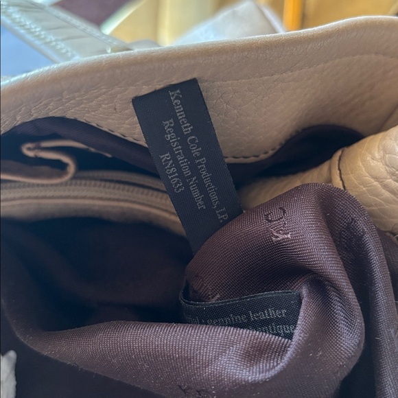 GUC Vintage Kenneth Cole Cream Pebbled Leather Shoulder Bag $85 - Picture 10 of 15